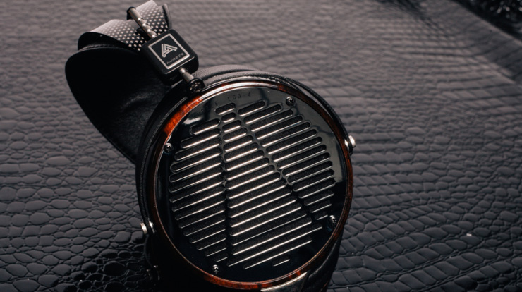 Audeze LCD-4 lifestyle 2