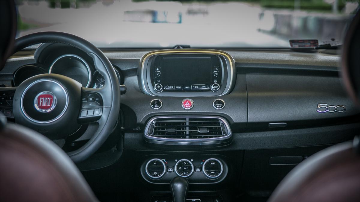 Fiat 500X multimedia zaraz za bezpieczeństwem! Fiat 500X