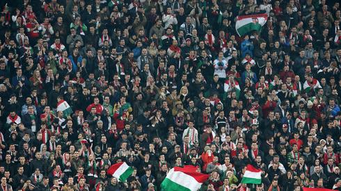 A magyar szurkolók győzelmet várnak Fotó: Isza Ferenc