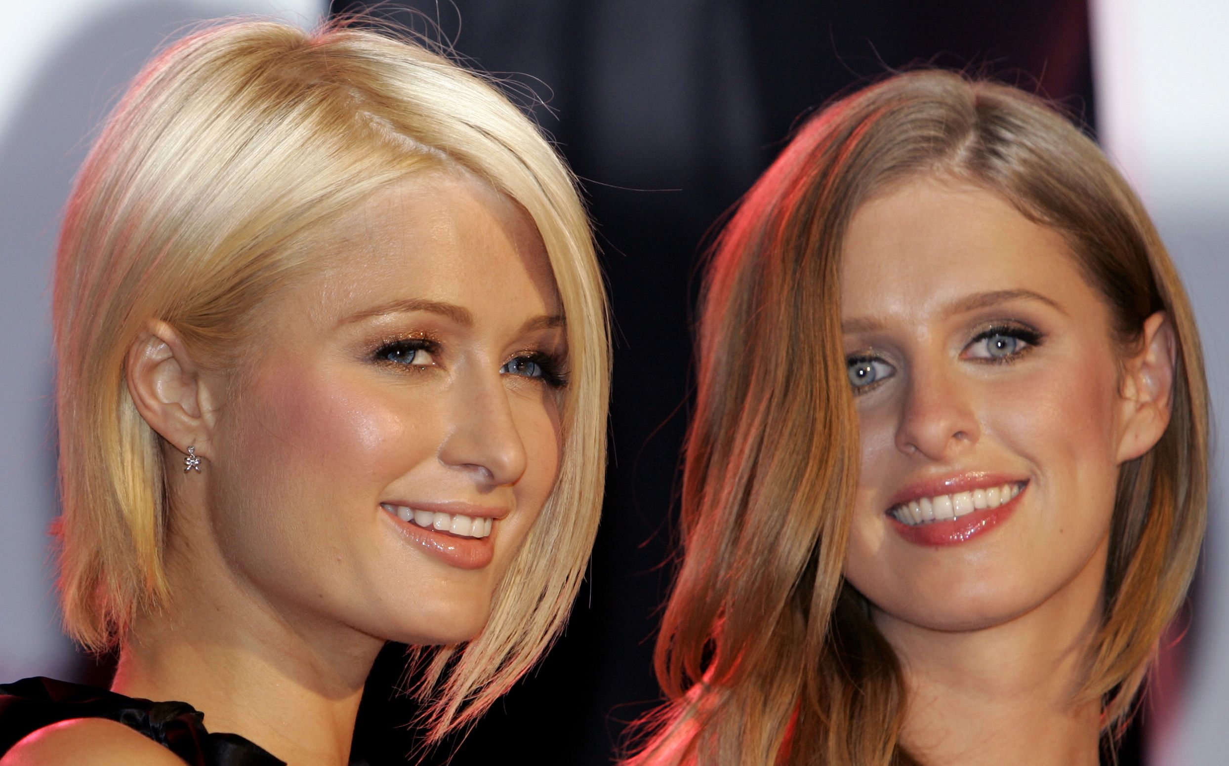 Paris i Nicky Hilton