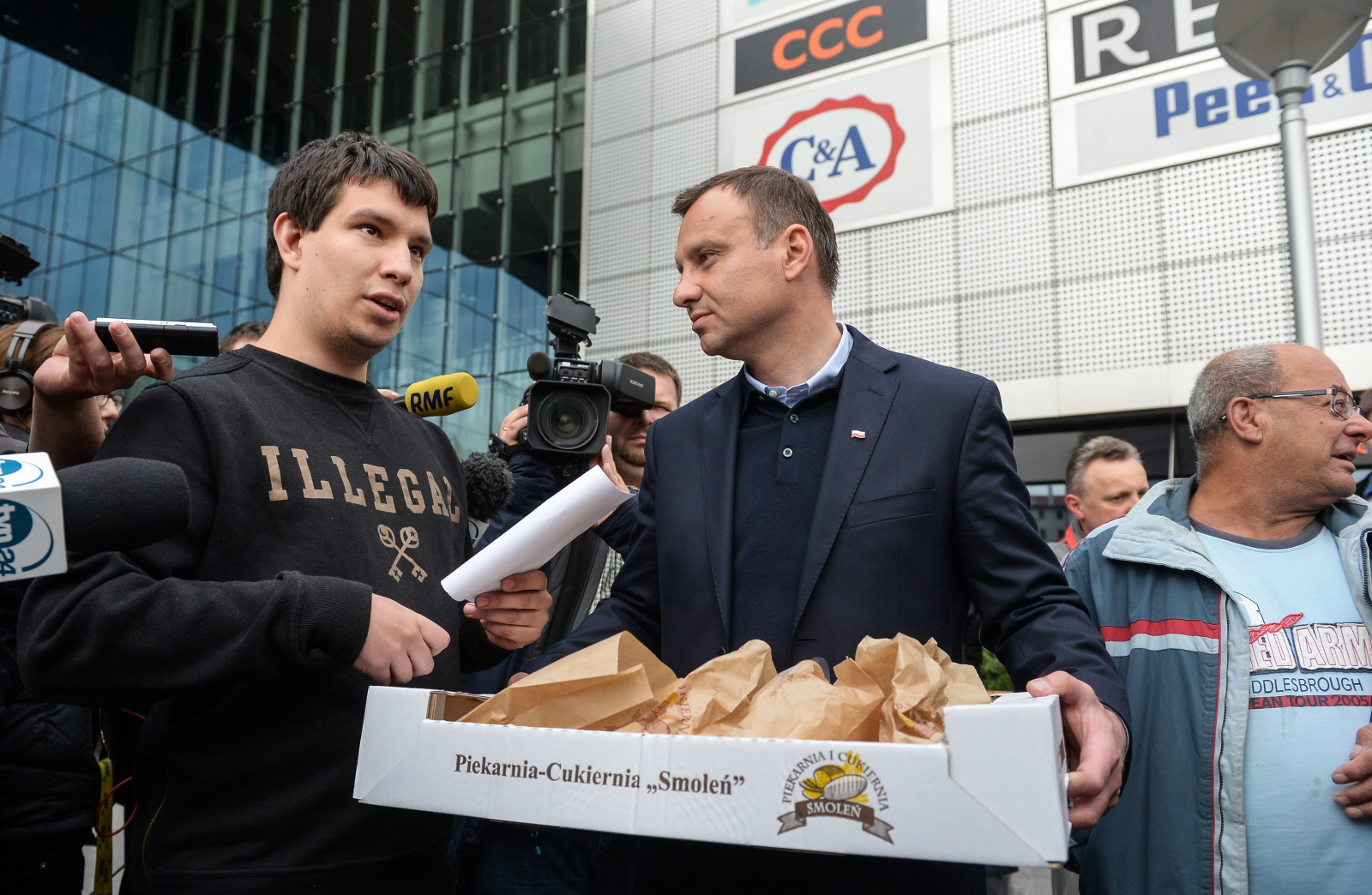 Zapytany o pomysł na poprawę sytuacji pacjentów podkreślił, że byłby skłonny rozważyć likwidację NFZ i przeniesienie dysponowania środkami na ochronę zdrowia do budżetów zadaniowych wojewodów.