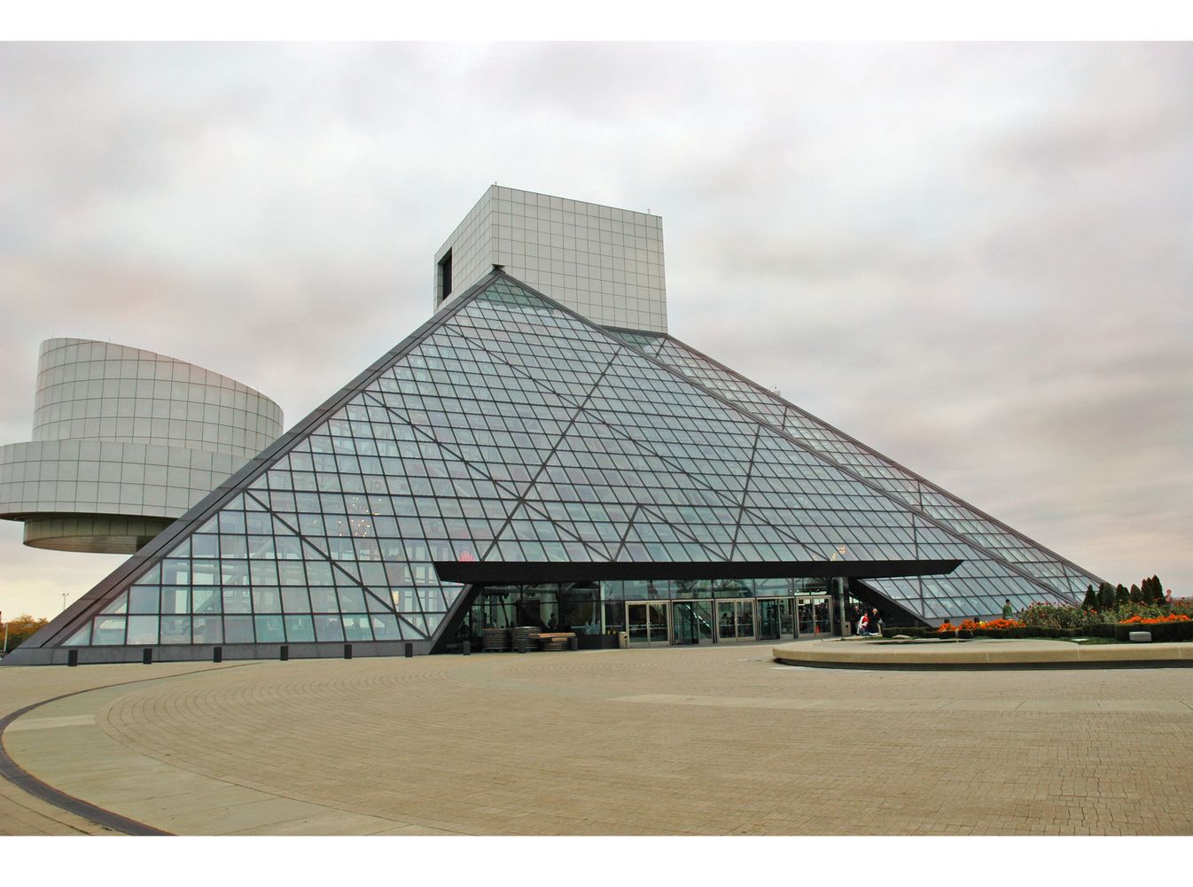 Rock and Roll Hall of Fame w Cleveland, trafił na listę najbrzydszych budowli na świecie