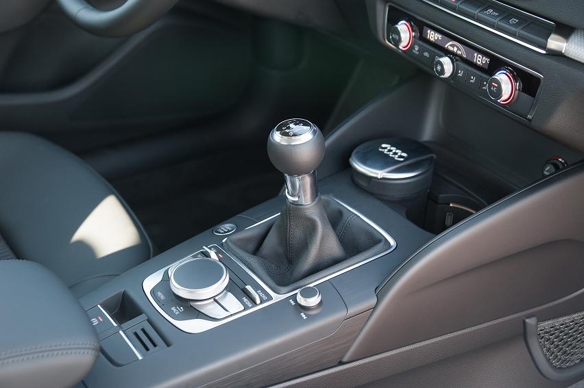 Prawdziwą okazję jest możliwość dokupienia do auta systemu audio sygnowanego przez producenta rewelacyjnego nagłośnienia Bang and Olufsen za niecałe 2,5 tys. zł