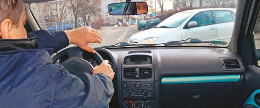 Kiedy nie włączać kierunkowskazu?