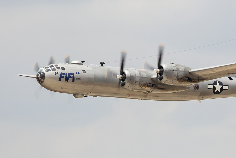 Z Boeinga B-29 Superfortress nazwanego „Enola Gay” zrzucono bombę atomową na Hiroszimę.