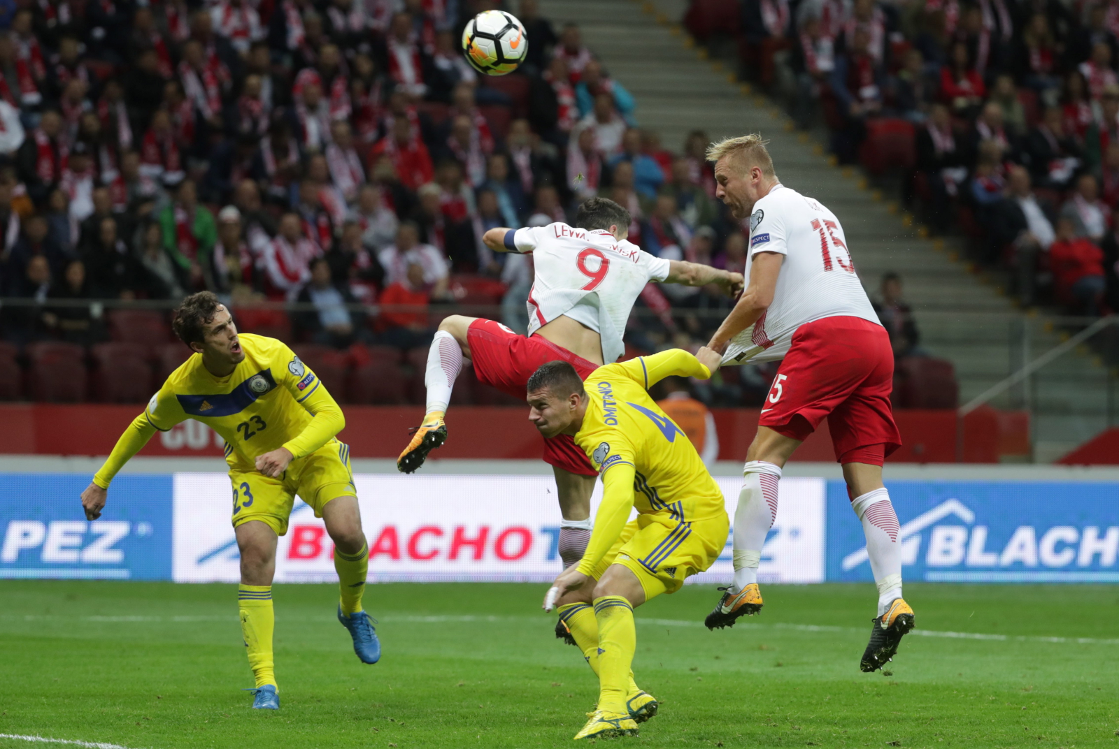 Kamil Glik strzela drugą bramkę dla reprezentacji Polski