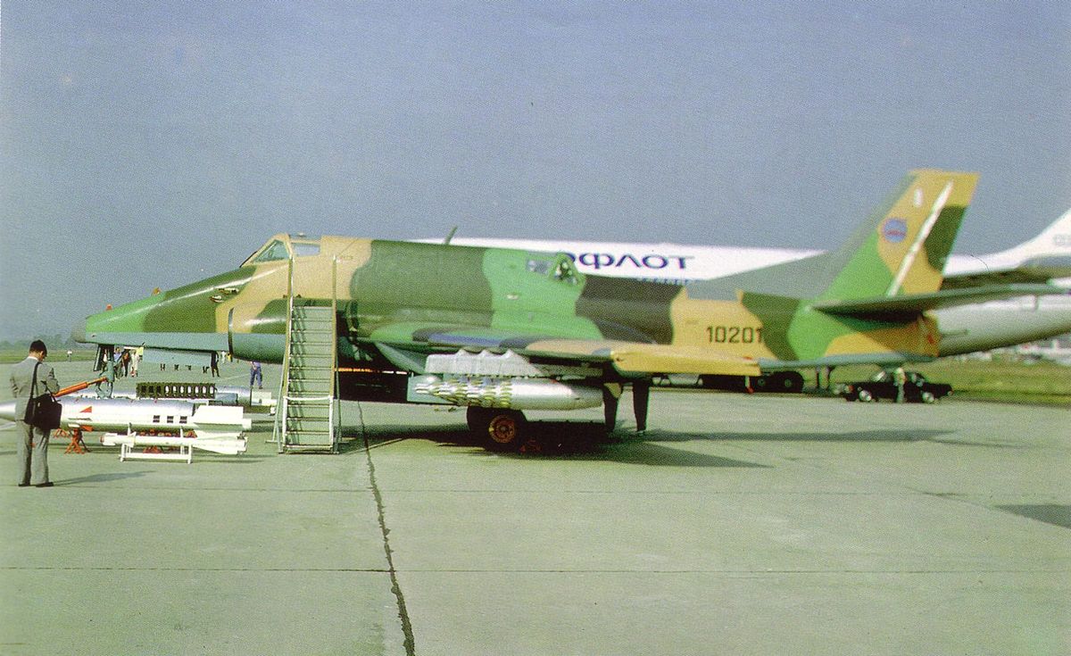Ił-102