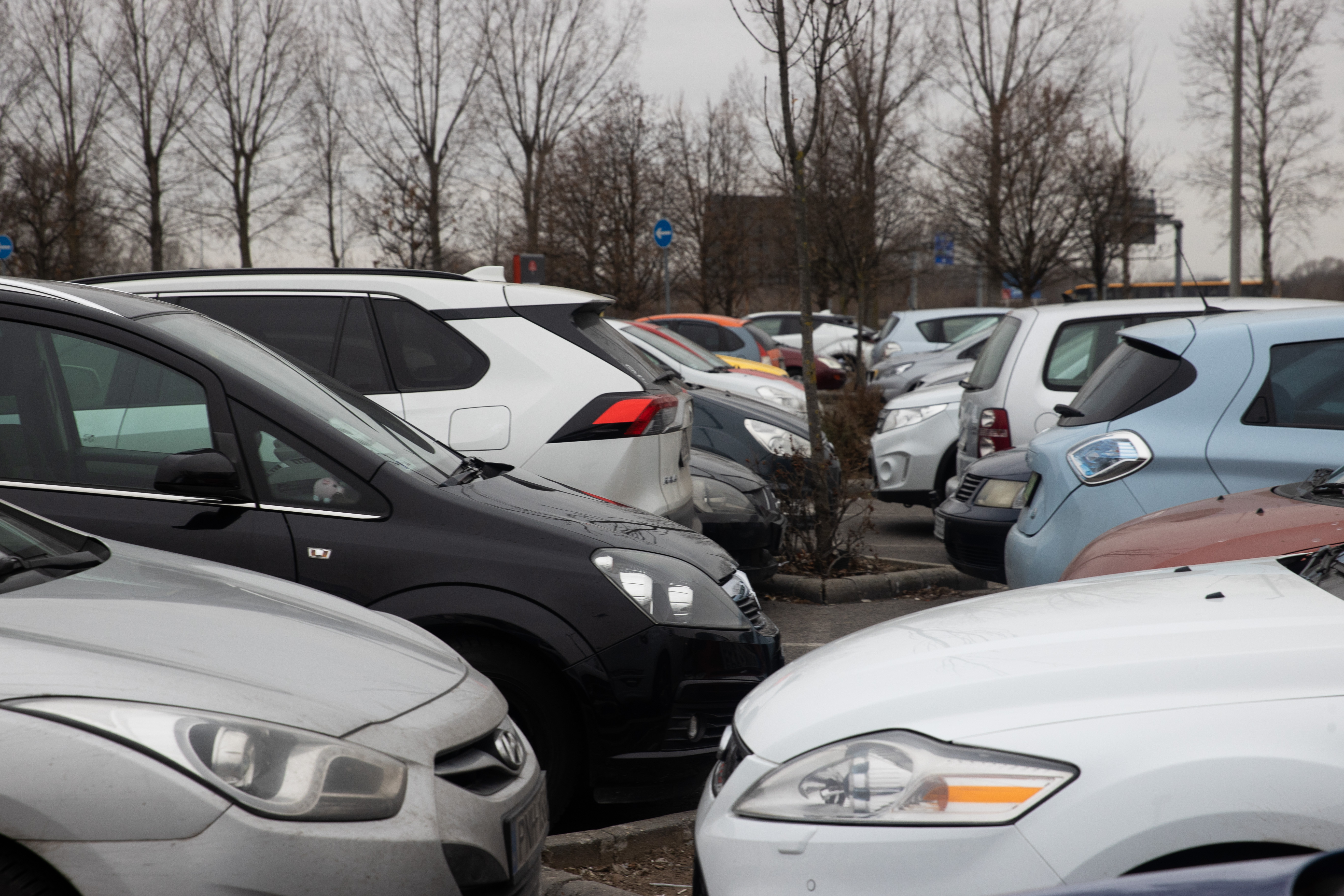 Mutatjuk mikortól lehet ingyenesen parkolni a fővárosban