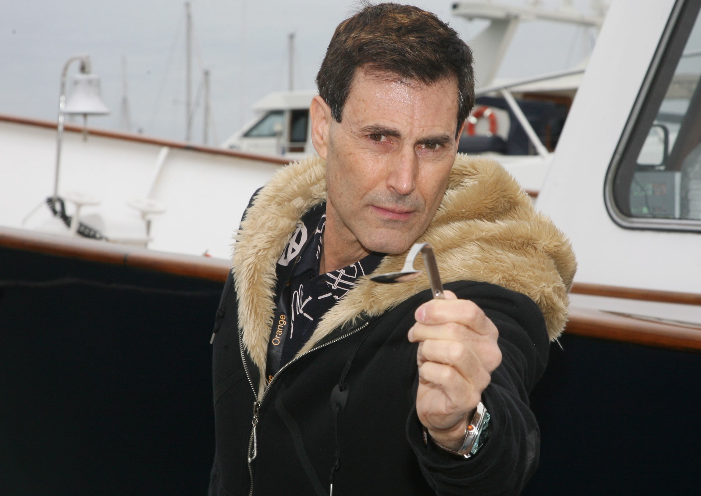 Uri Geller nem viccel: fotót mutatott egy földönkívüliről