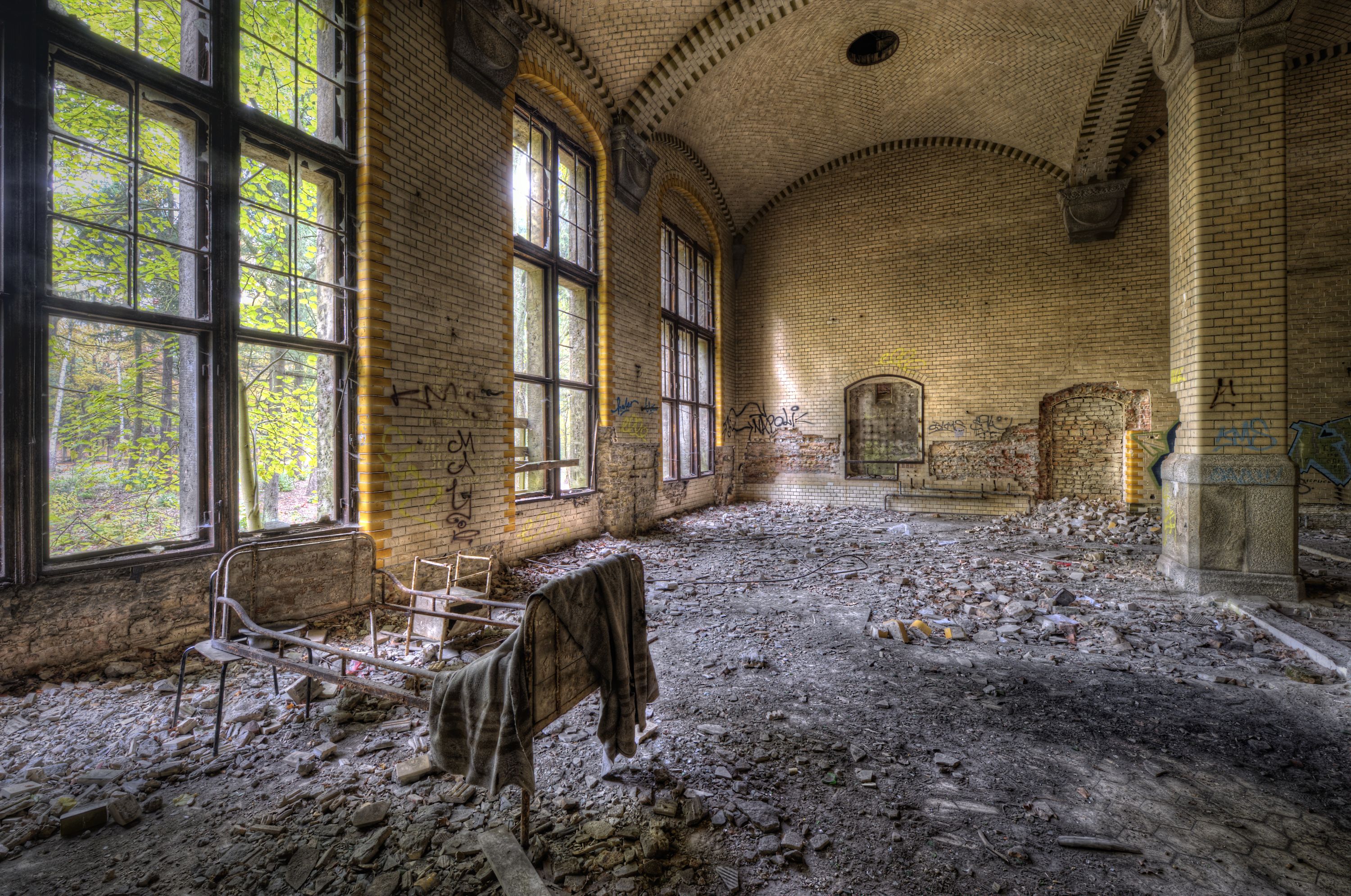 Opuszczony szpital Beelitz-Heilstätten. TUTAJ LECZYŁ SIĘ ADOLF HITLER