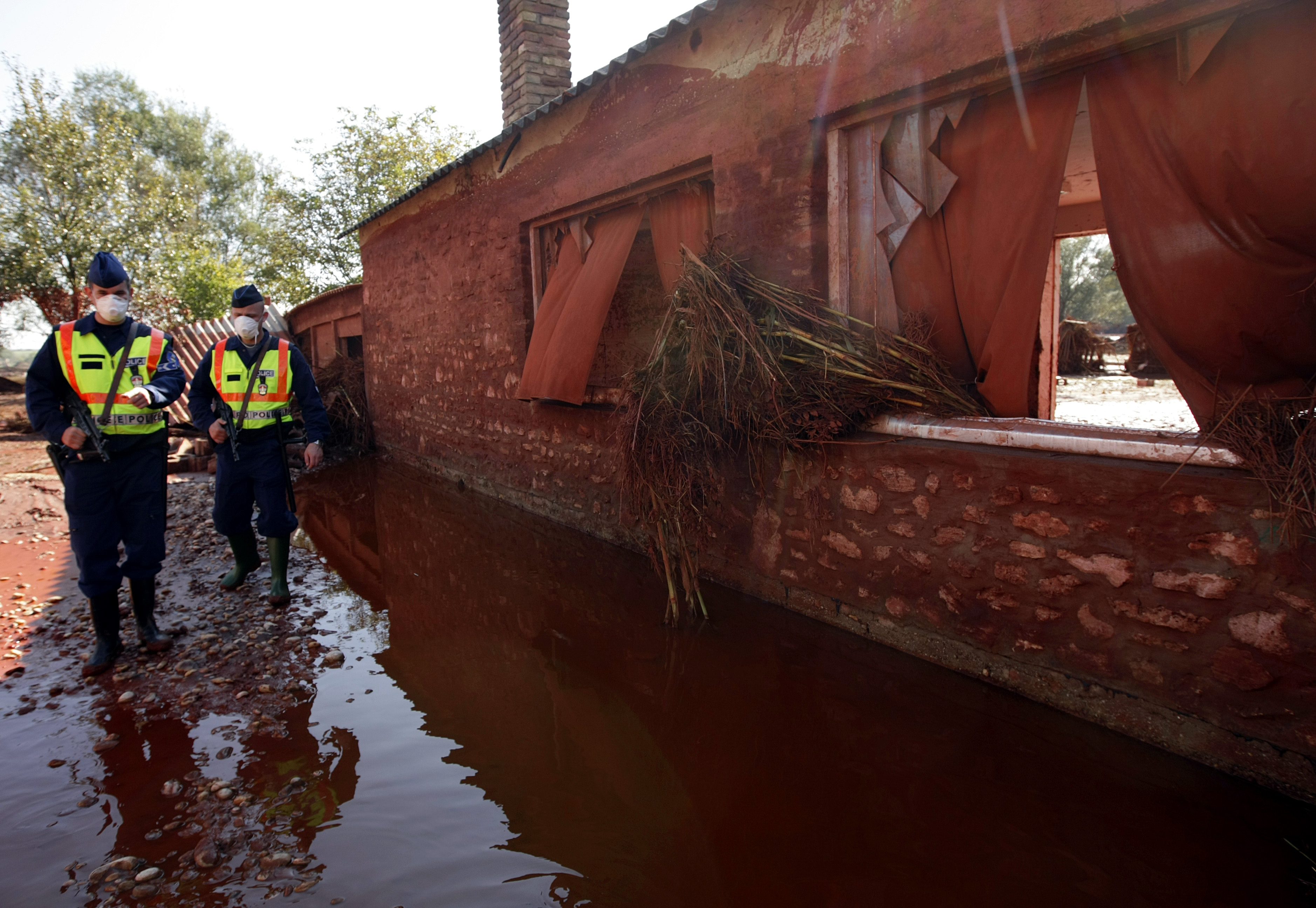 13 éve történt a vörösiszap-katasztrófa: fotókon idézzük fel a 10 halálos áldozattal és mérhetetlen anyagi kárral járó pusztítást