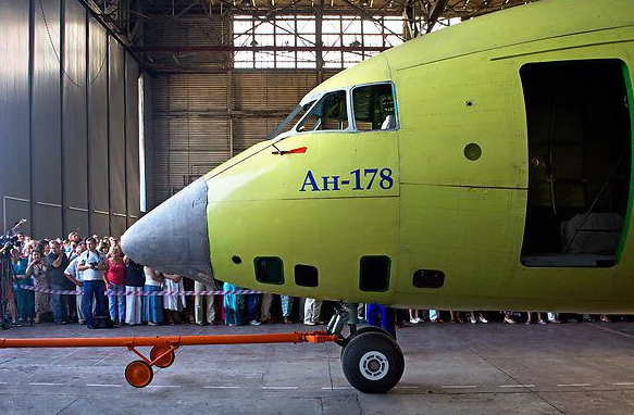 Samolot transportowy An-178
