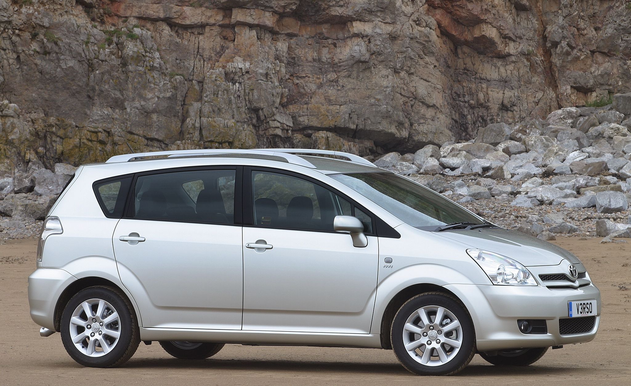 2. Toyota corolla verso