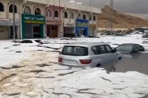 Brutális jégeső pusztított Dubajban – videó