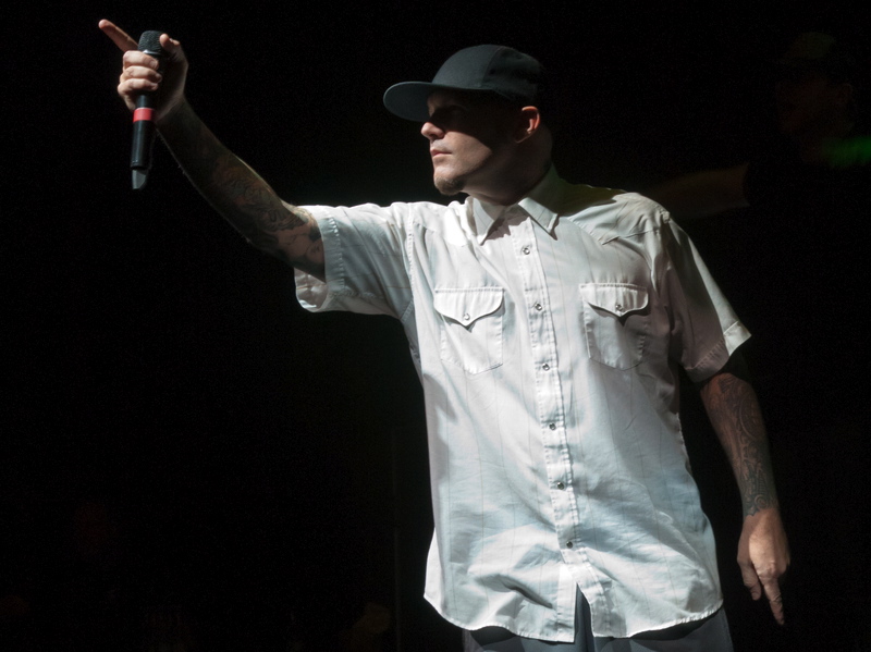Metalowcy zagrali też podczas dorocznego festiwalu Ursynalia Warsaw Student Festival na kampusie Szkoły Głównej Gospodarstwa Wiejskiego. W Warszawie wystąpili m.in. Limp Bizkit i gwiazda imprezy – Slayer. Była to 4. edycja jednego z największych festiwali studenckich w Europie