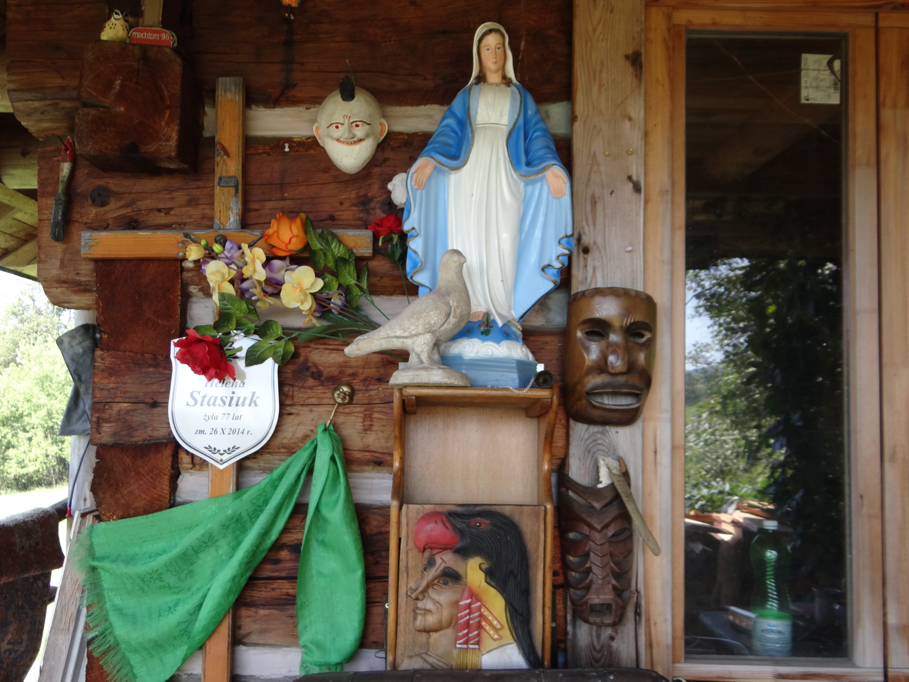 Nagrywanie płyty w szałasie Andrzeja Stasiuka w Beskidzie. 