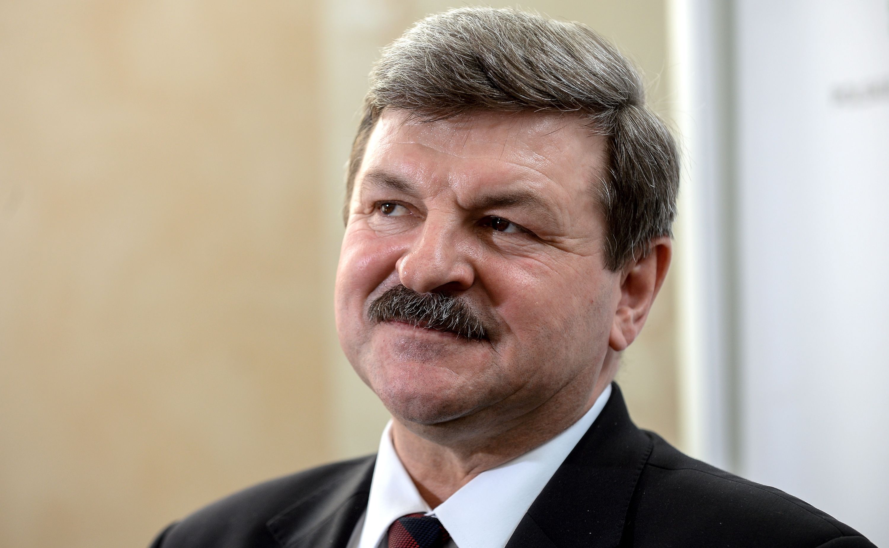 Kalinowski opuścił 12,7 proc. głosowań