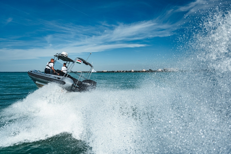 Dráma a Balatonon: nagy bajba került egy kajakos, a viharjelzés ellenére szállt vízre