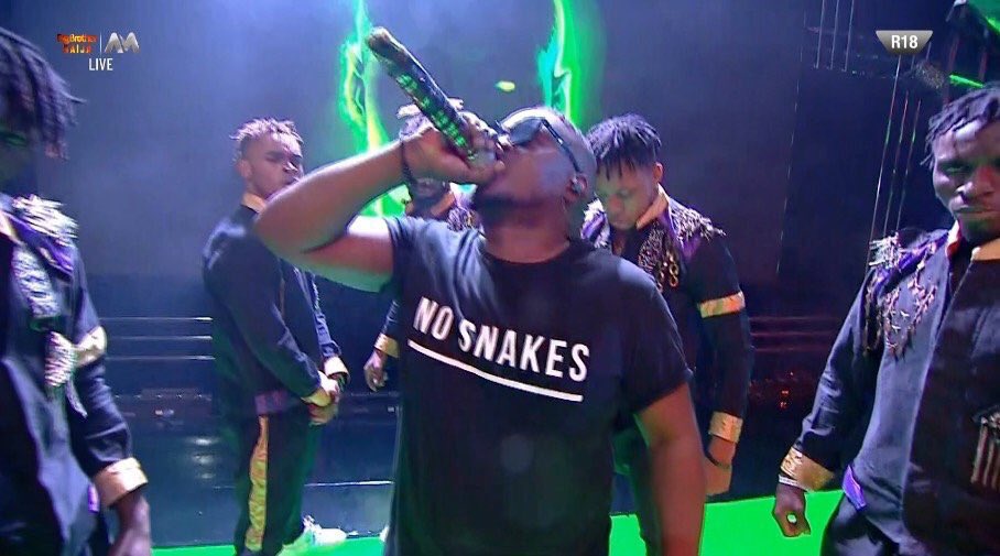 BBNaija 2019: M.I. Abaga disses Vector with 'No Snakes' shirt. (Twitter/AladeMart)