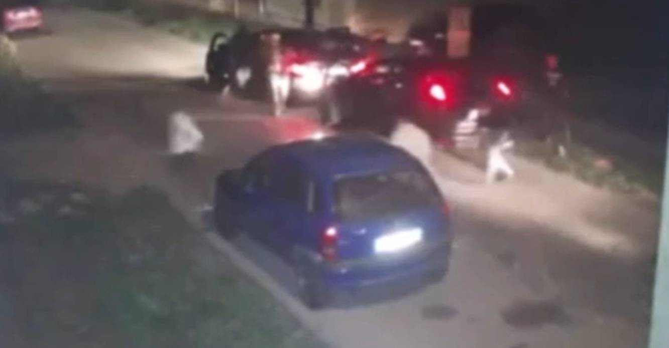 Brutális balhé tört ki Hatvanban: egy idős férfit és egy fiút is fejbe lőttek – videó