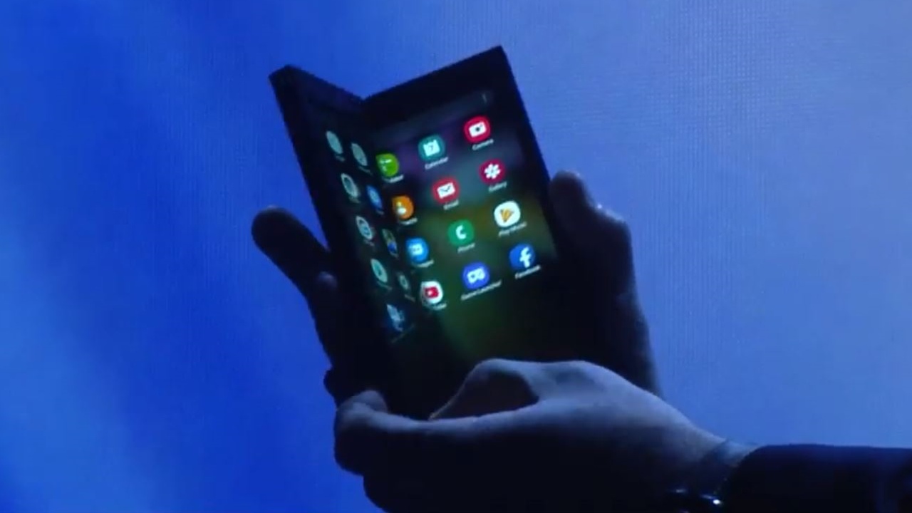 Kettő az egyben: telefon és tablet is – Bemutatták a Samsung új  csúcsmobilját - Blikk