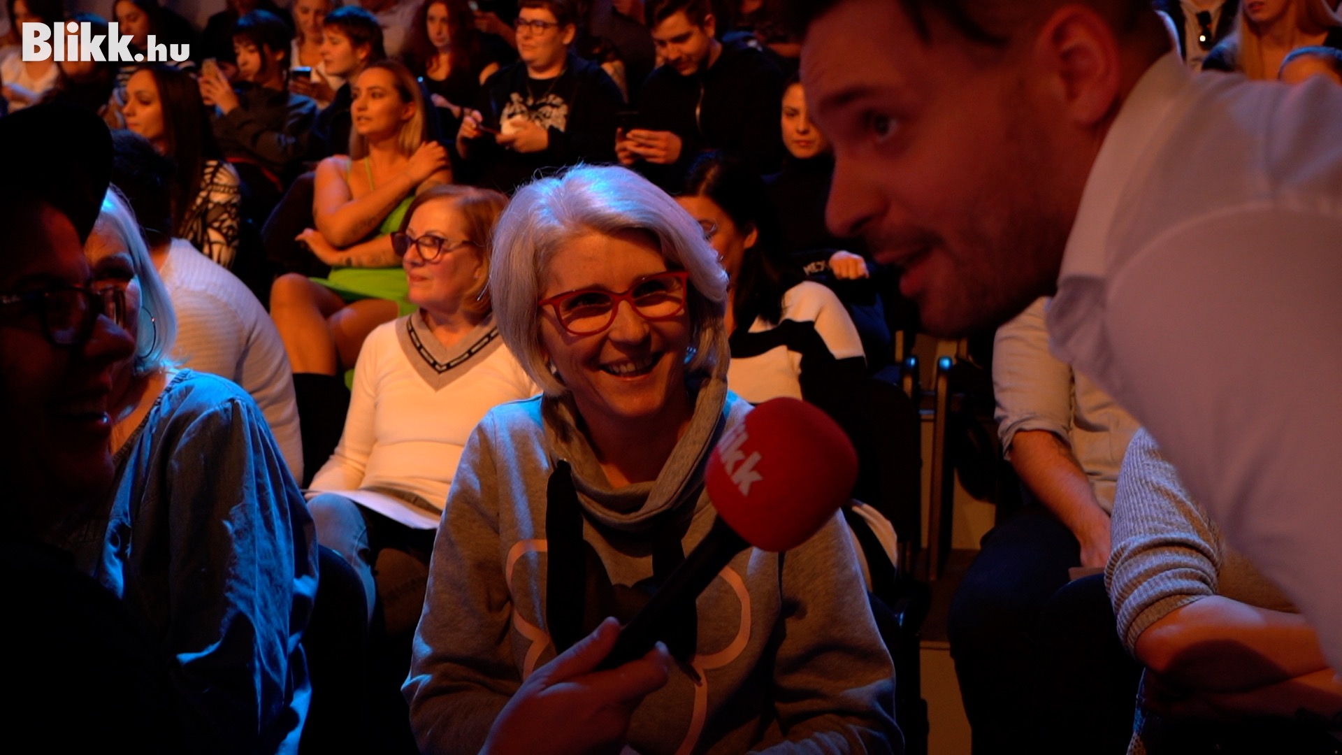 „El is mehetsz!” – VV Melina édesanyja a Blikk kamerái előtt találkozott először VV Danival – A ValóVilág hármas párbaján jártunk – videó