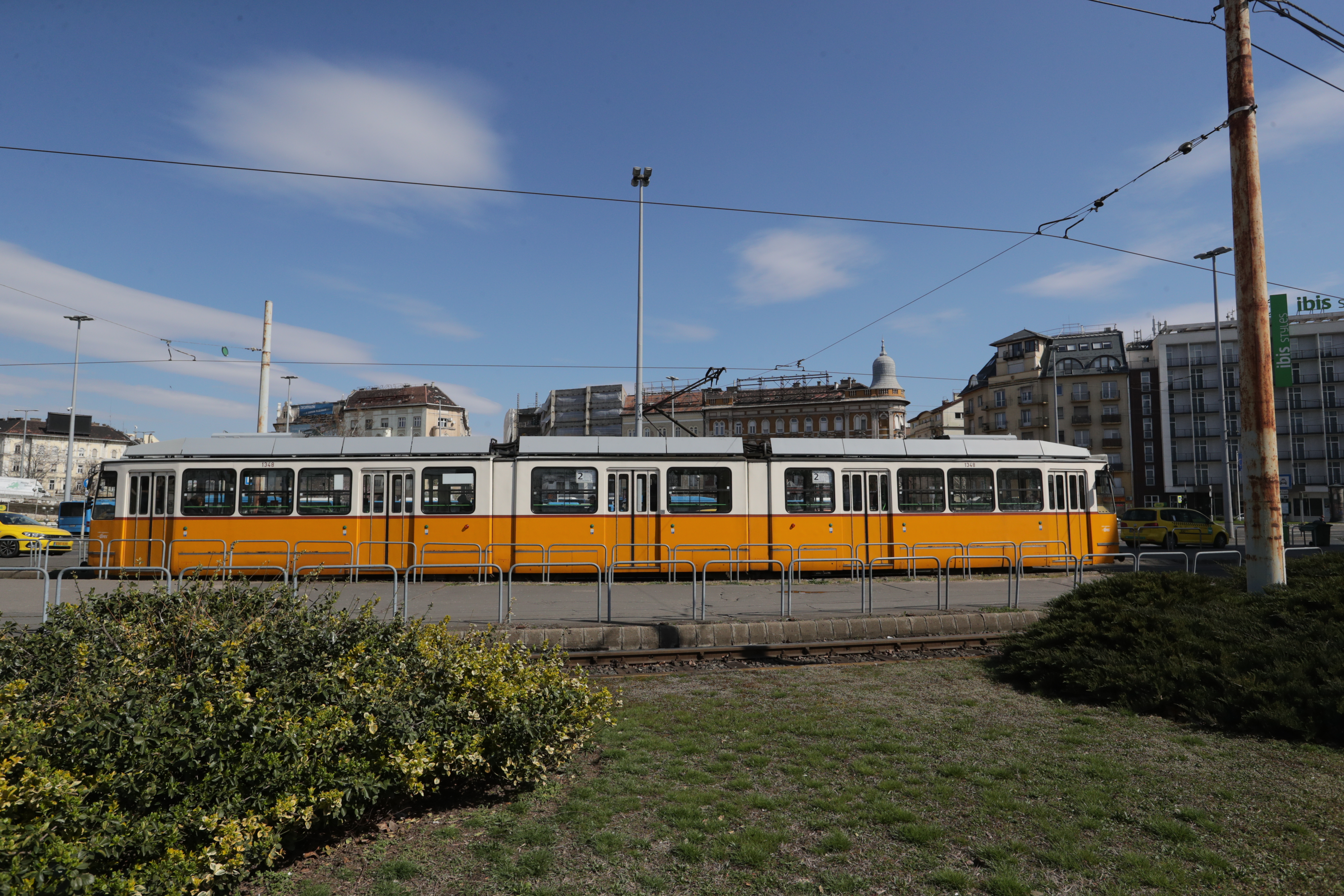 Vasárnap káosz lesz közlekedni Budapesten, ez az oka