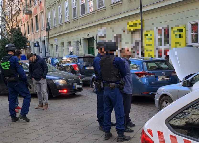 Elfogták a piromán autótolvajokat Gyömrőn