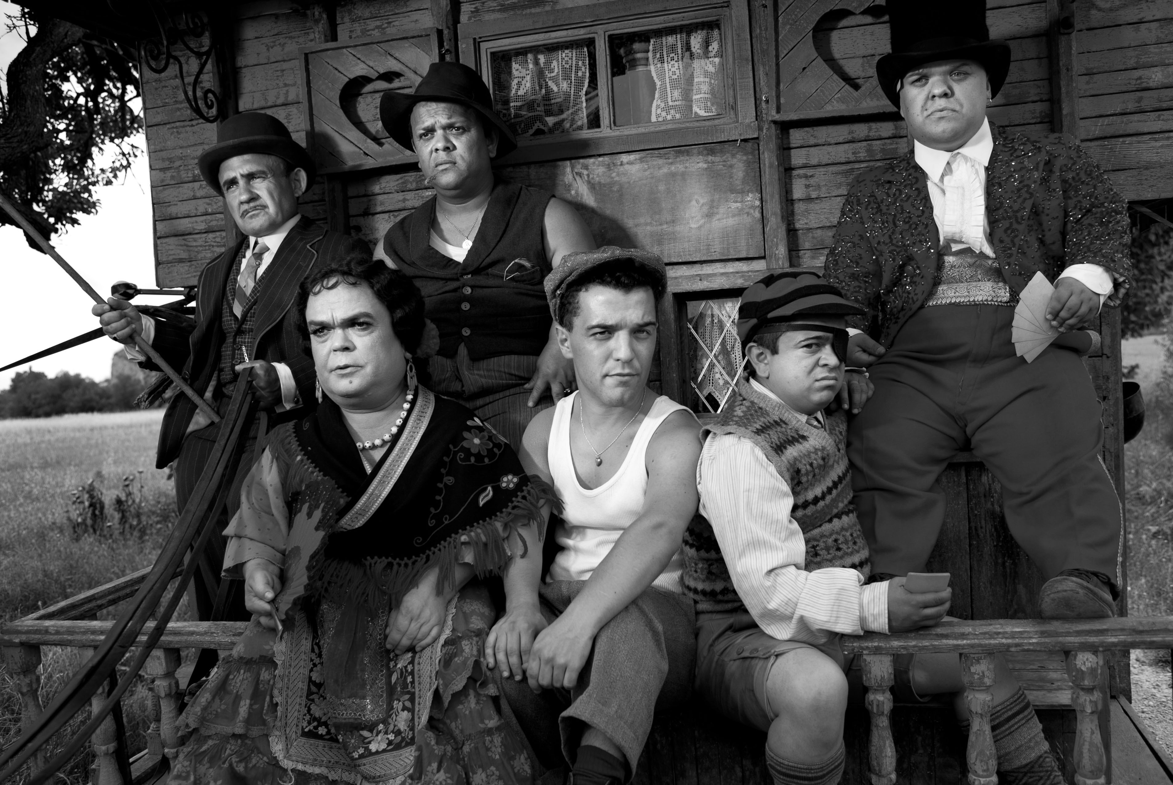 W filmie w filmie Pablo Bergera główne role zagrali: Macarena García, Maribel Verdú (