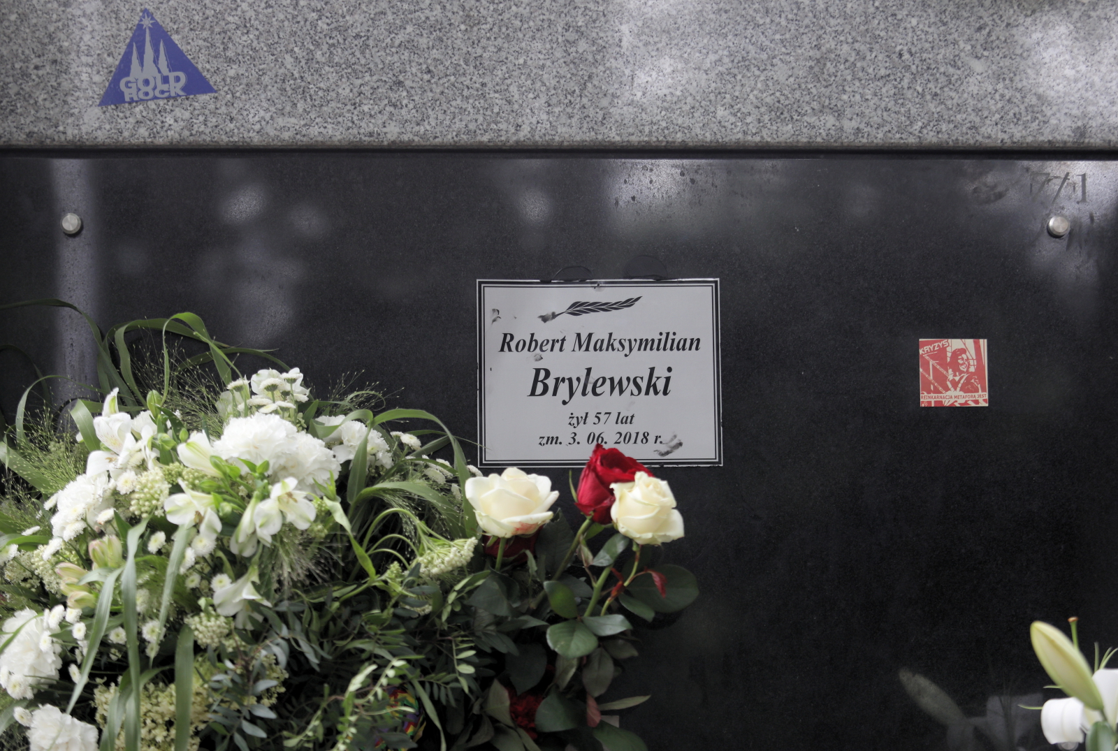 Rodzina i przyjaciele podczas uroczystości pogrzebowych muzyka Roberta Brylewskiego odbyły się, 15 czerwca 2018 roku na warszawskich Powązkach.