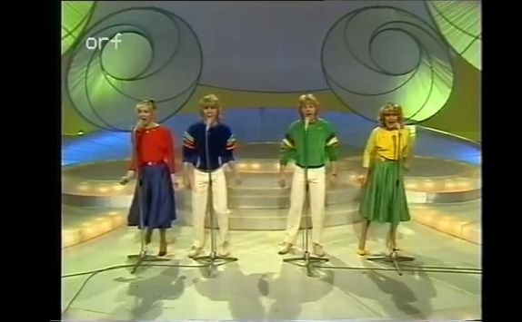 5. Występ zespołu Bucks Fizz wywołał popłoch w sklepach z konfekcją w całej Wielkiej Brytanii. Wszyscy szukali dwuczęściowych spódniczek, które można byłoby szybko zerwać w trakcie tańca. Tak jak podczas konkursowego - dodajmy: zwycięskiego - wykonania. Wszystkie tego typu spódniczki zostały wykupiony w ciągu kilku poniedziałkowych godzin po zwycięstwie, a w sklepach doszło do rękoczynów podczas wyrywania sobie gorącego towaru.