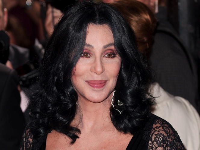 6. Cher – 305 milionów dolarów