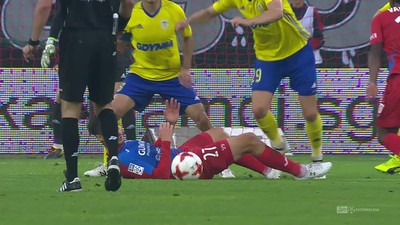 Piast - Arka (0:0): Valencia - Steinbors 0:2. Ekwadorczyk znów gorszy od bramkarza Arki