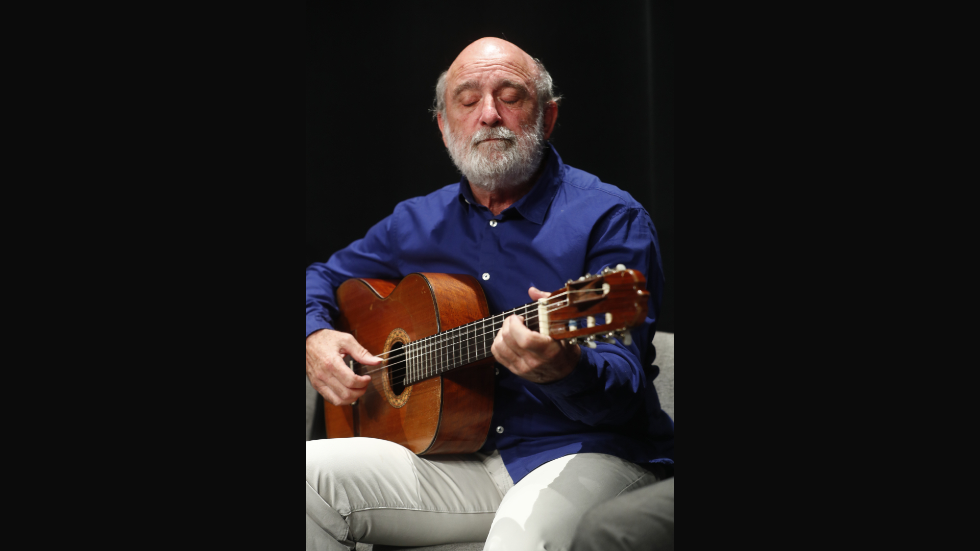 Síró gyerekek, záporozó könnyek a pécsi gyermekkoncerten: felháborodott szülők estek a szervezőknek