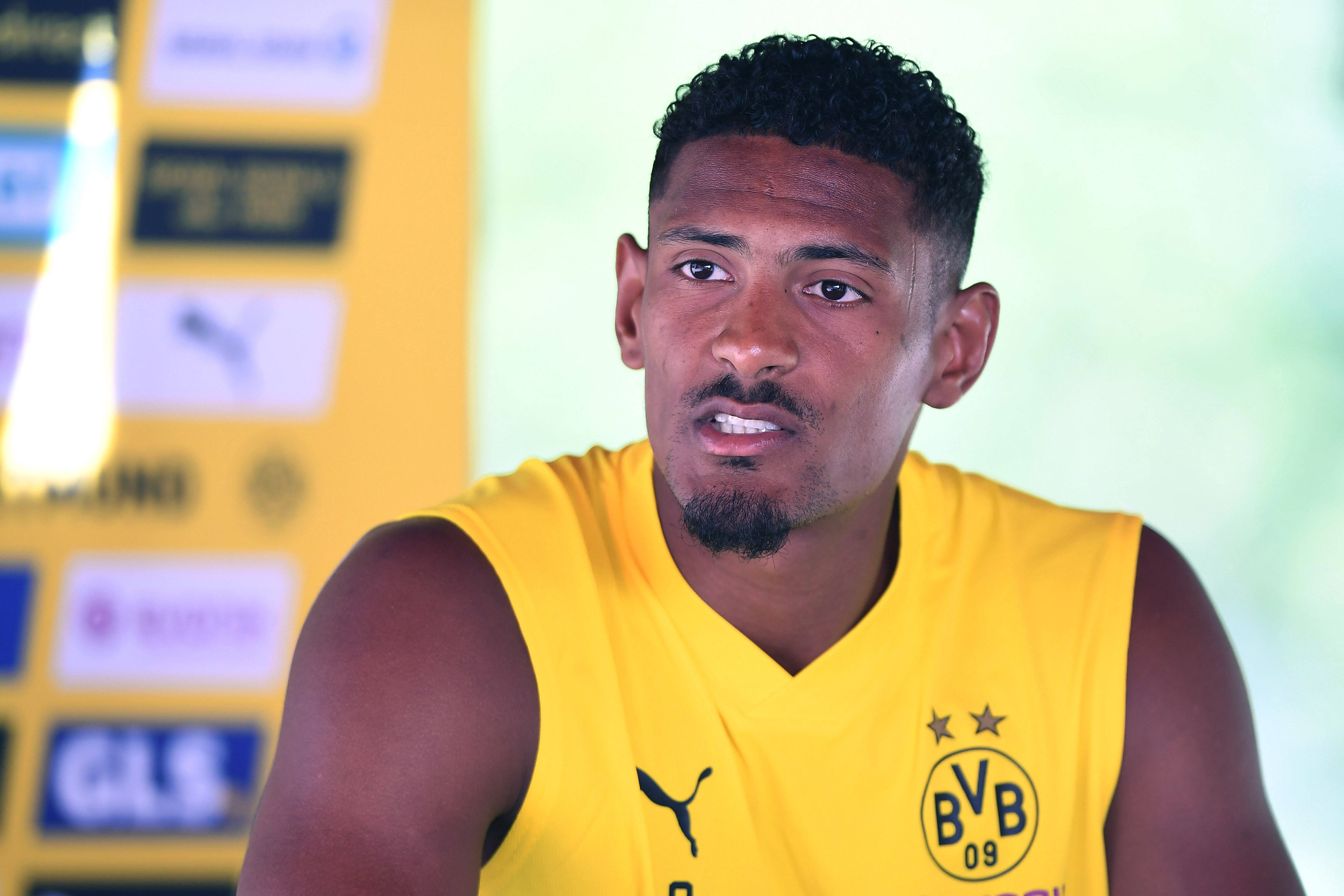 Sebastien Haller: Borussia Dortmund \'Testicular tumour\' pre-season