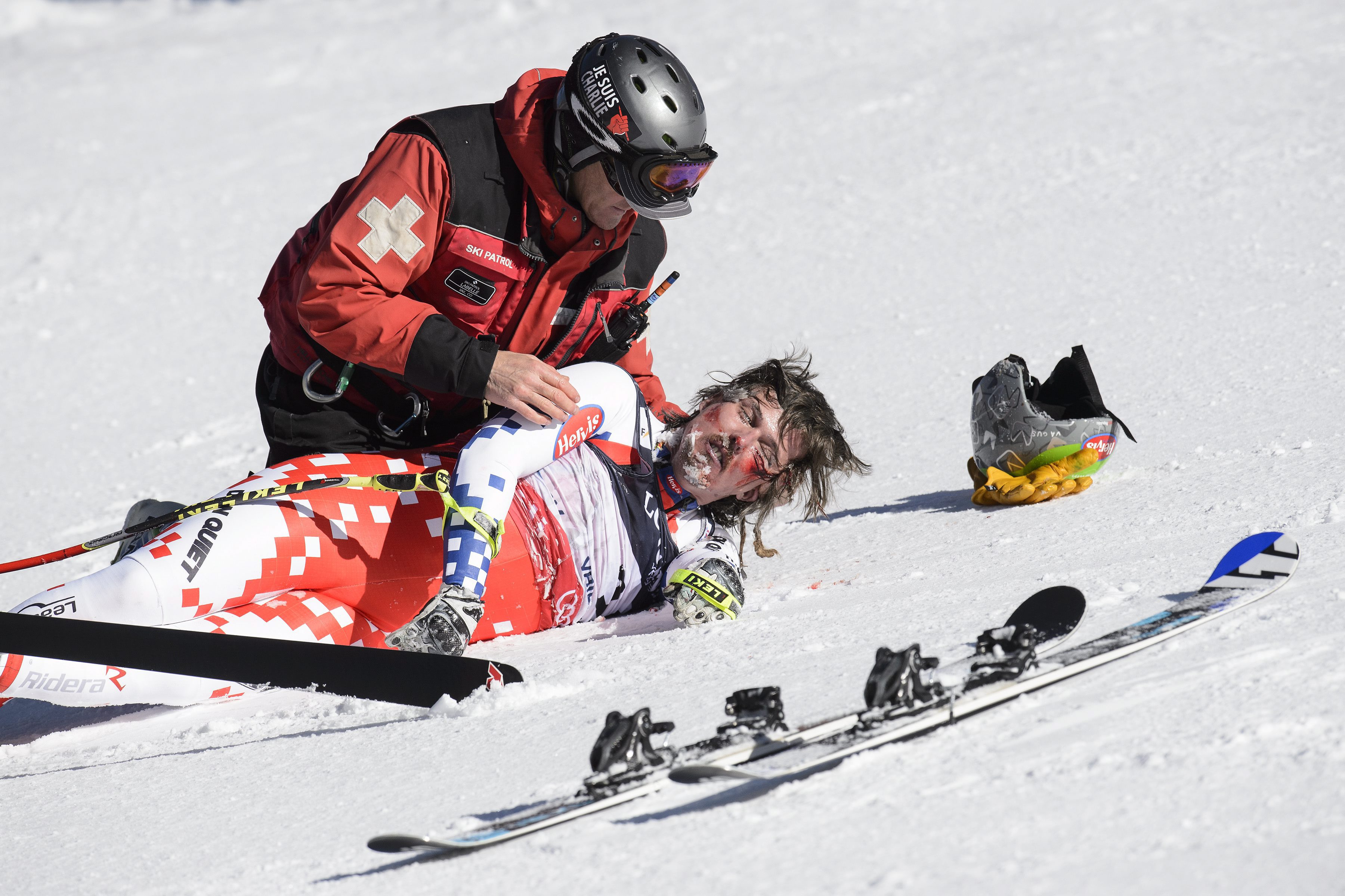 Koszmarny upadek na alpejskich MŚ w Beaver Creek. Ondrej Bank opuścił trasę na noszach
