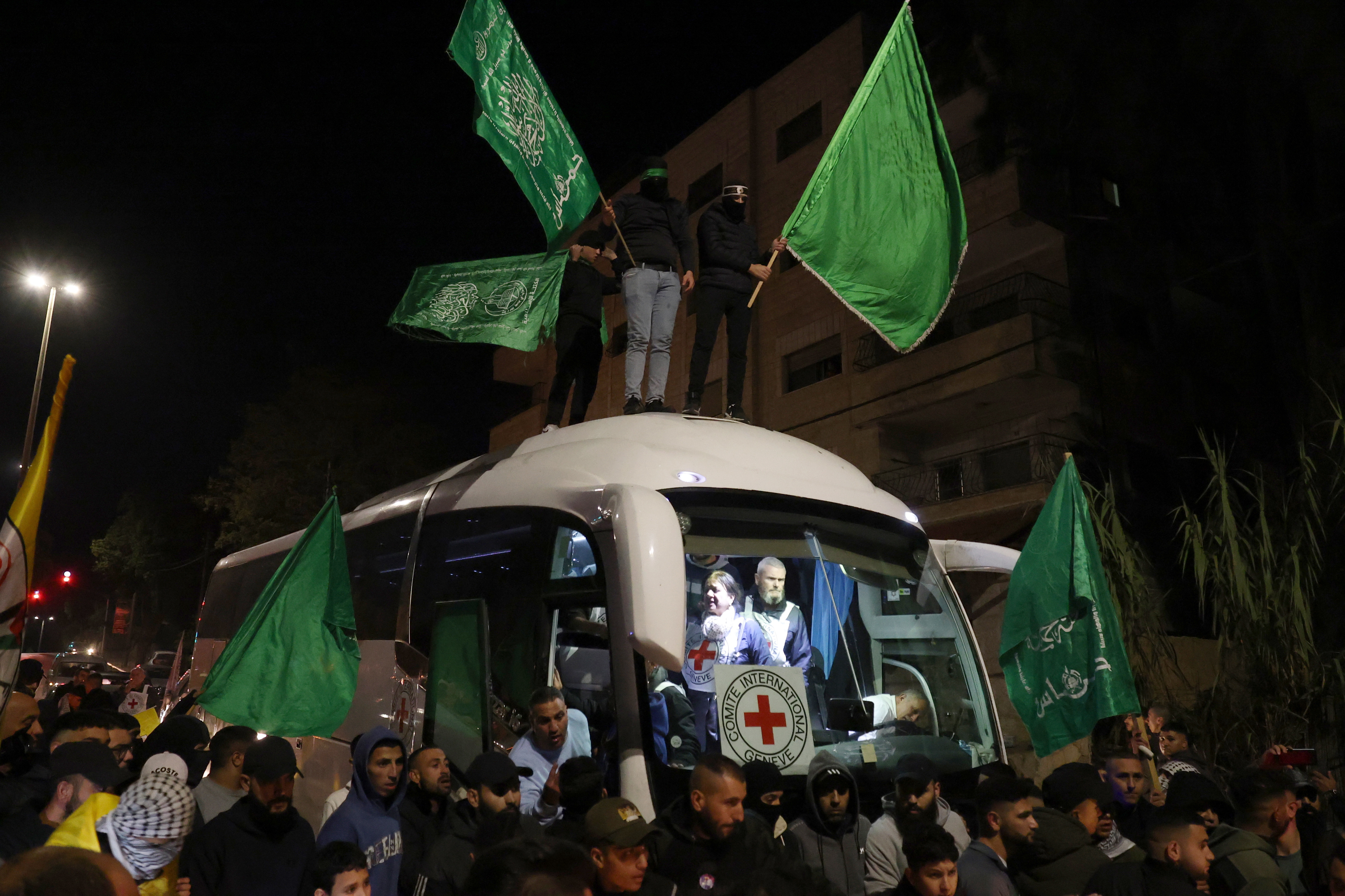 Véget ért a tűzszünet: újraindultak a harcok a Gázai övezetben