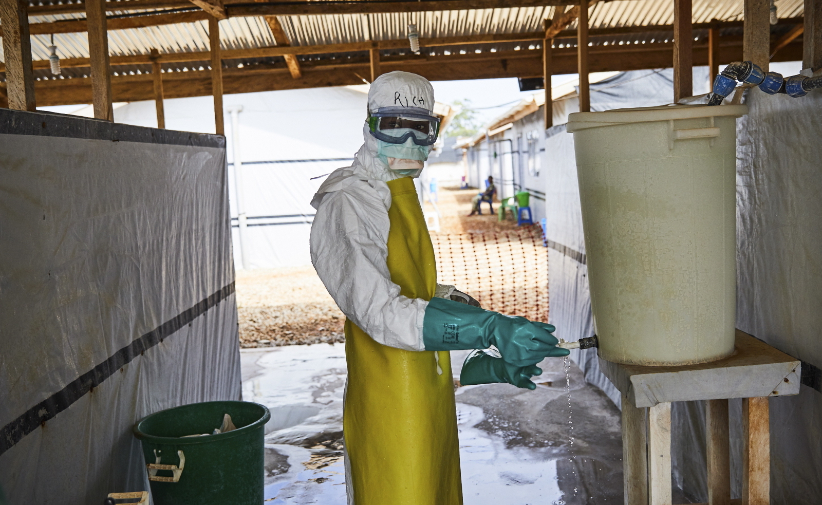 FALA EPIDEMICZNA WIRUSA EBOLA W AFRYCE
