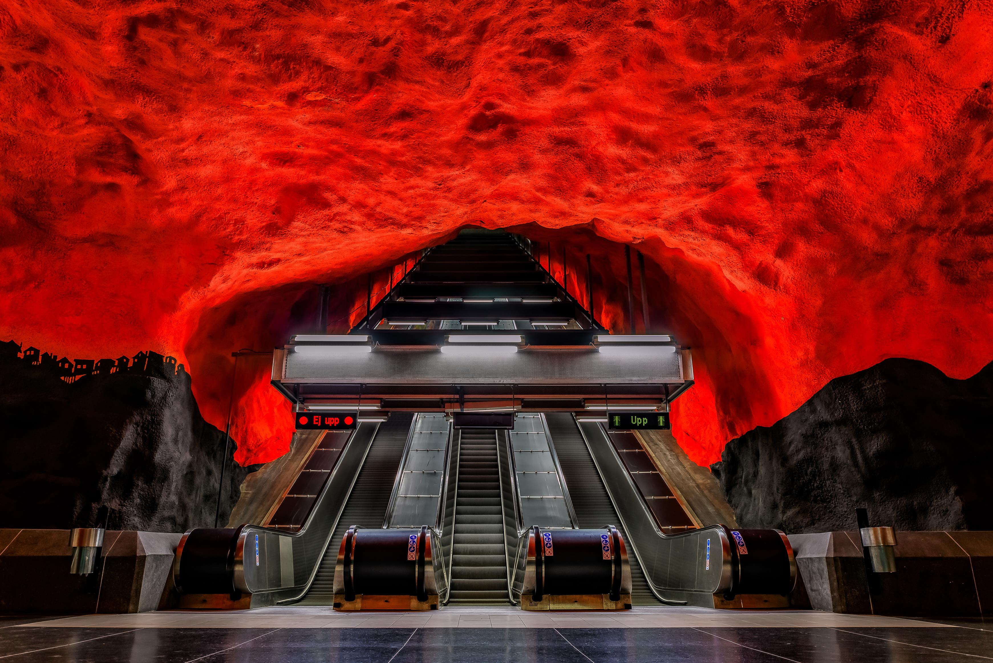 Subway Stations That Will Stop You in Your Tracks 