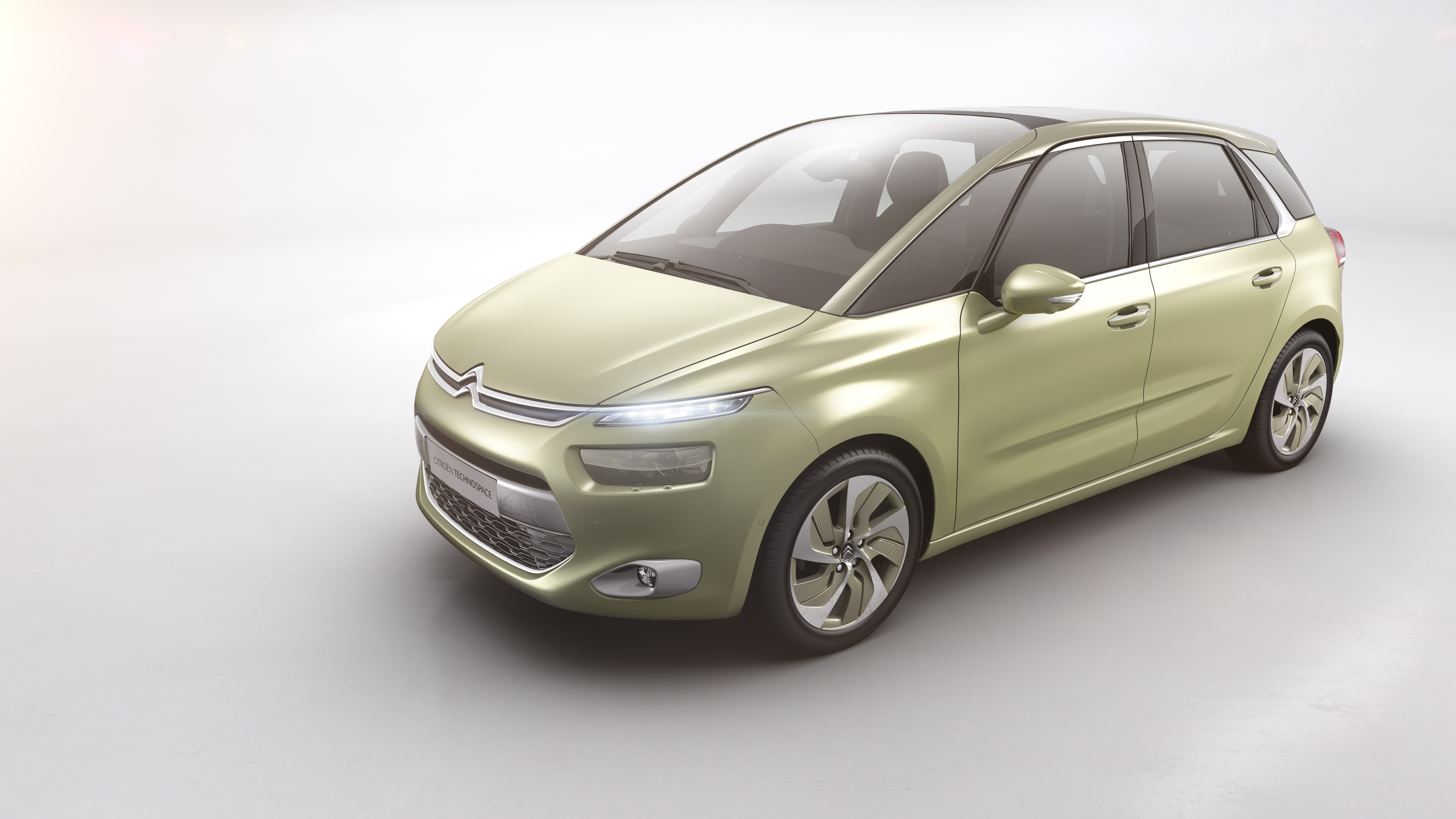 Citroen techospace - prototyp zapowiadający nowe C4 Picasso