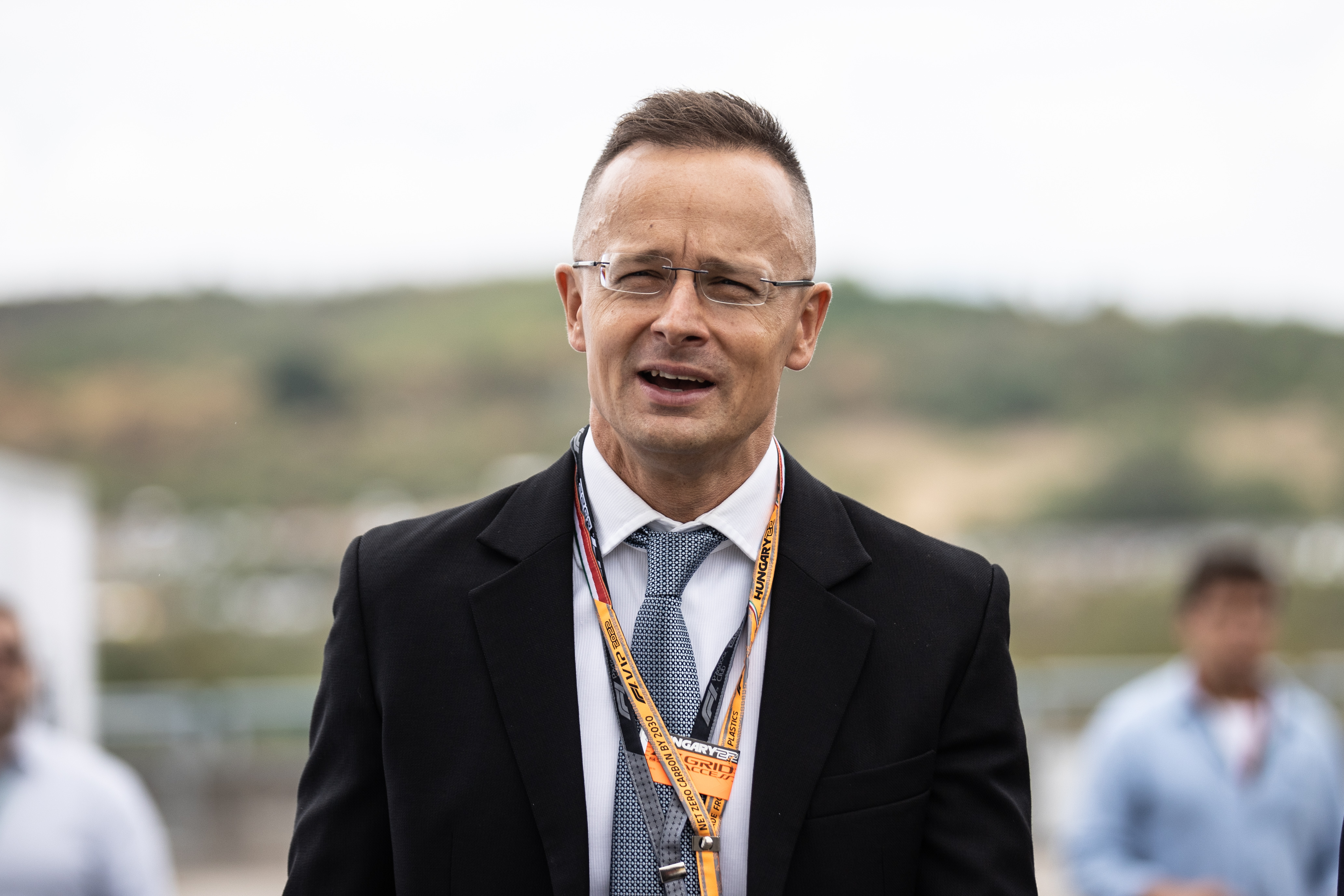 Szijjártó Péter Dzsuzsák Balázzsal  szelfizett a Puskásban – Itt a fotó