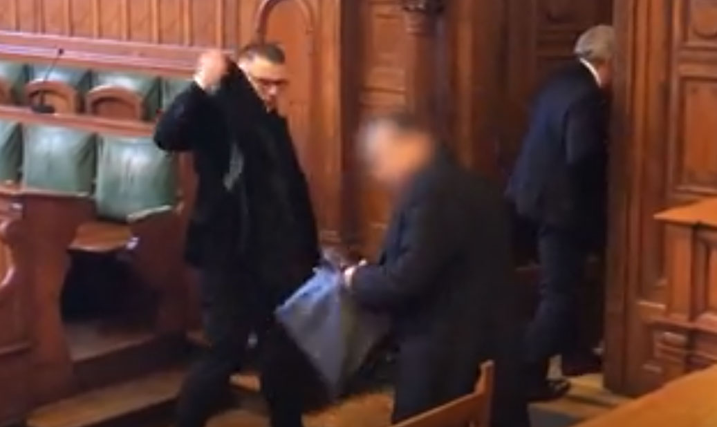 Így sétált ki a bíróságról az elítélt Gyárfás Tamás - videó