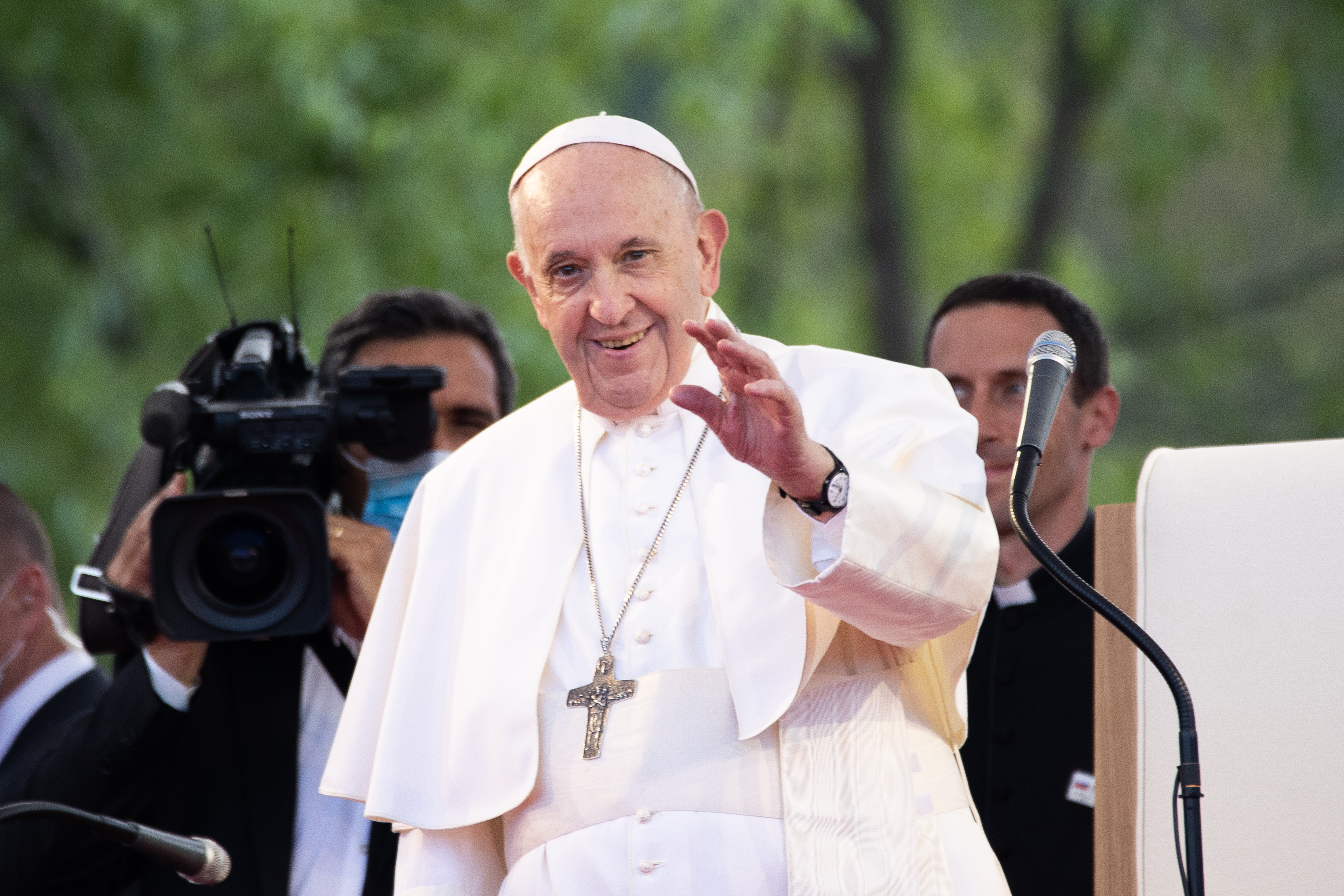 Magyar nő ad tanácsokat Ferenc pápának – Titoktartást kért Klárától a Szentatya