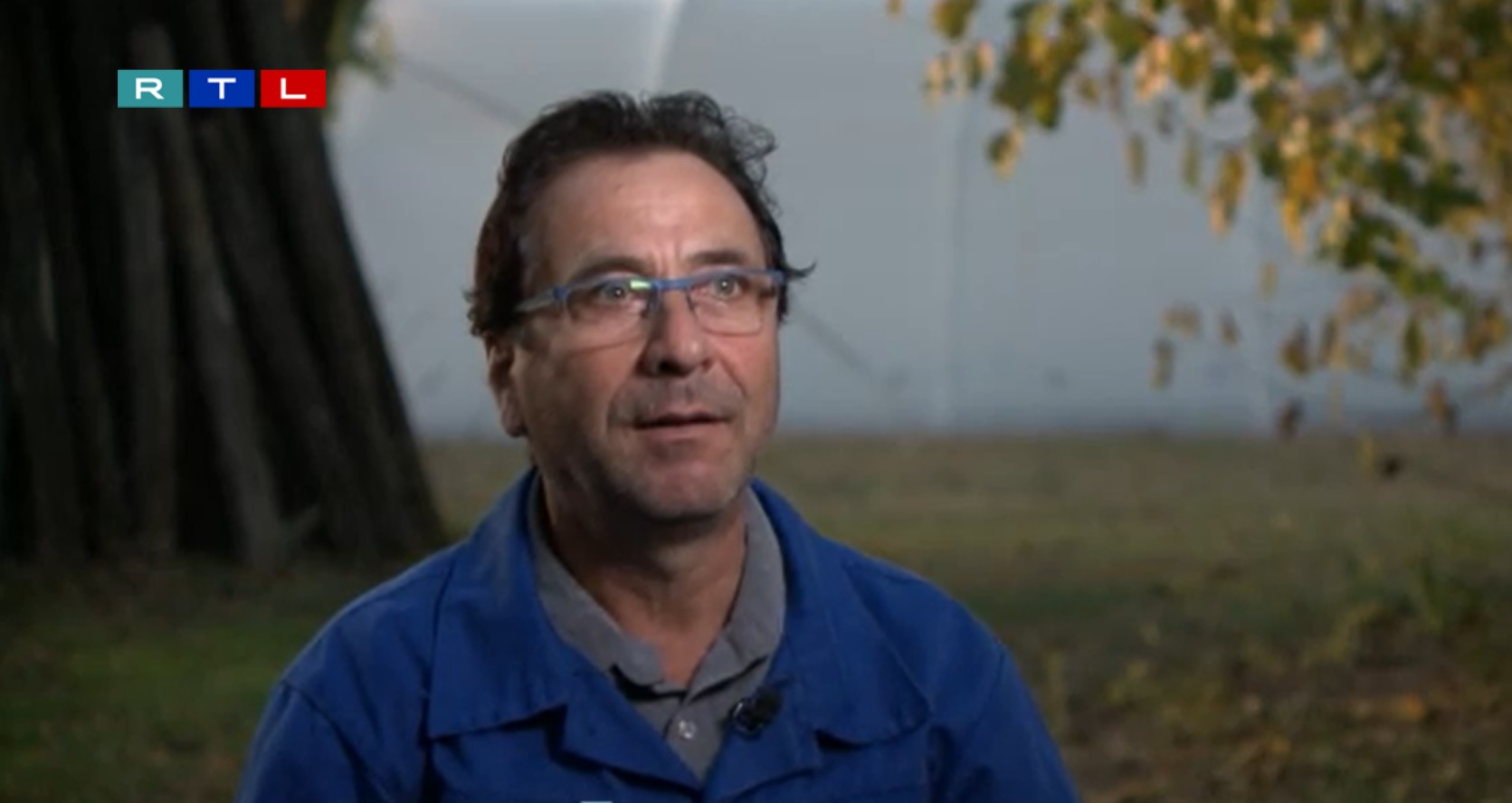 József gazda a "puncizós" botránya után dublini álomrandiján is nagyot alakított: "Tudod, az a másfajta nyelv, ami másképp nyal, mint a miénk, az másképp is beszél..."