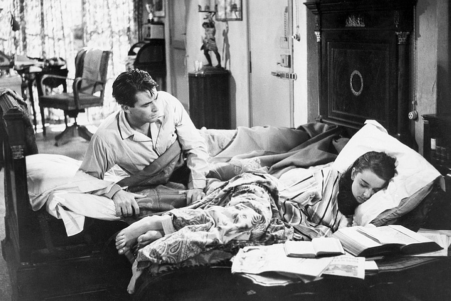 Gregory Peck był pod takim wrażeniem gry Hepburn, że poprosił agenta, by nad tytułem pojawiło się jej nazwisko. – Jeżeli tego nie zrobię, to zrobię z siebie głupca, bo ta dziewczyna za swoją pierwszą rolę dostanie Oscara – wspominał wielki aktor