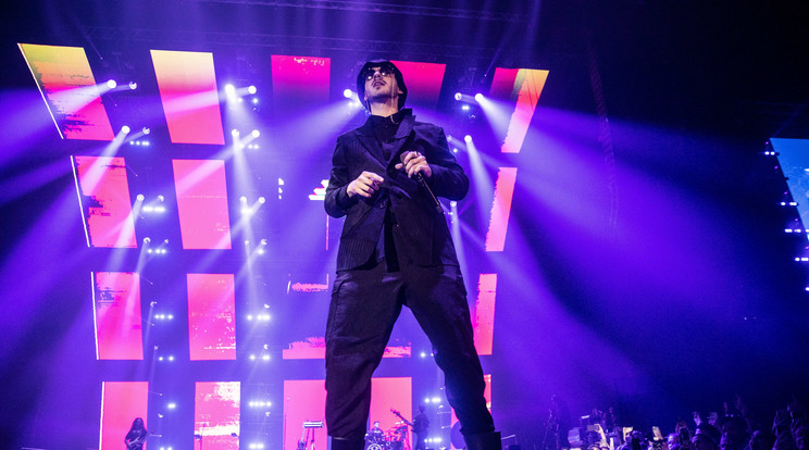 Azahriah bejelentette, mégis triplázik: jöhet a harmadik koncert is a Puskásban