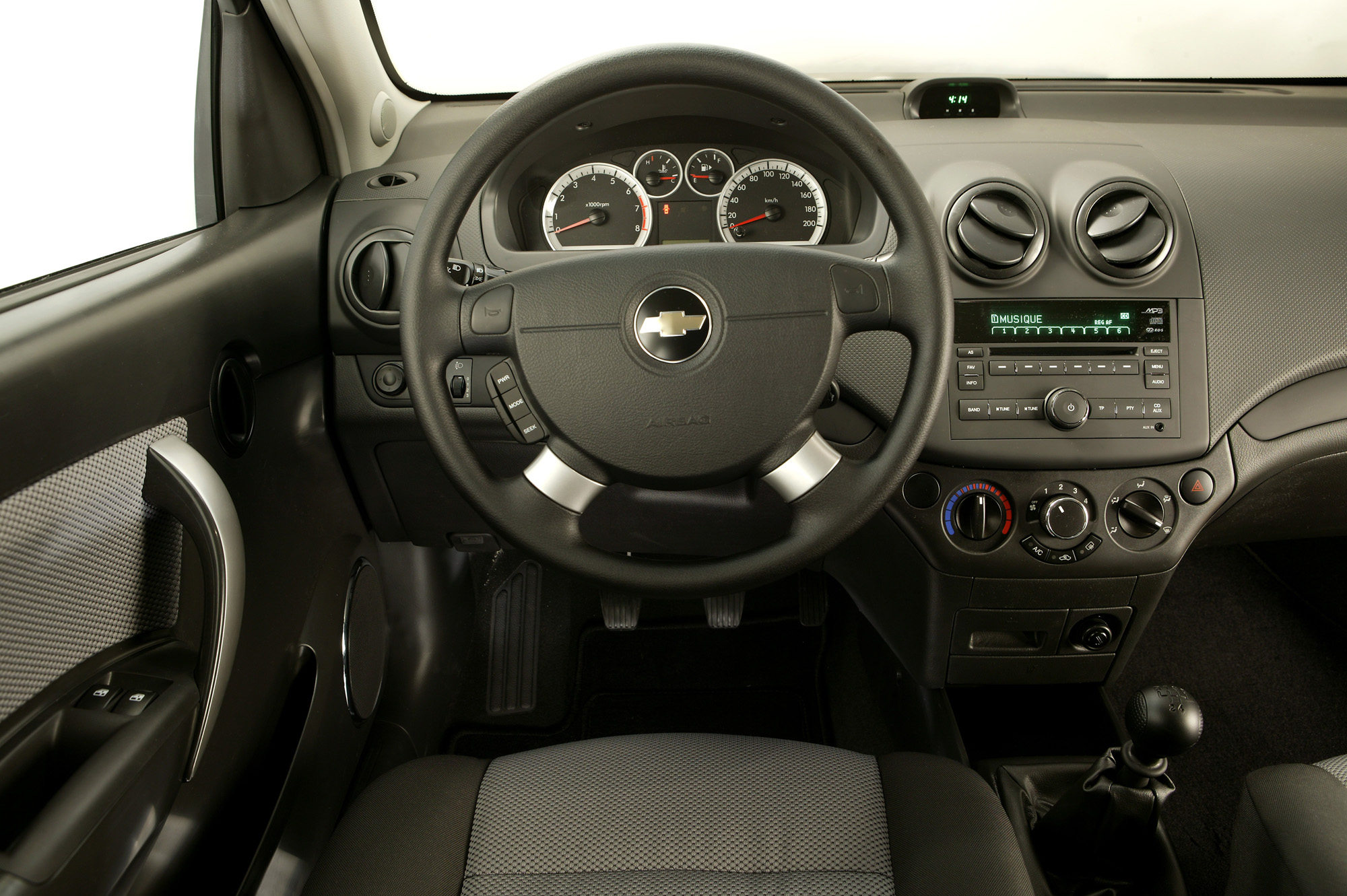 Oprócz wersji z manualną skrzynią pojawi się auto ze skrzynią automatyczną