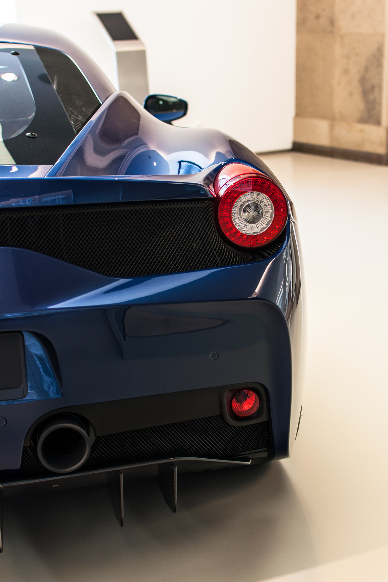 Ferrari 458 Speciale- silnik V8 o pojemności 4,5 l. Moc - 605 KM