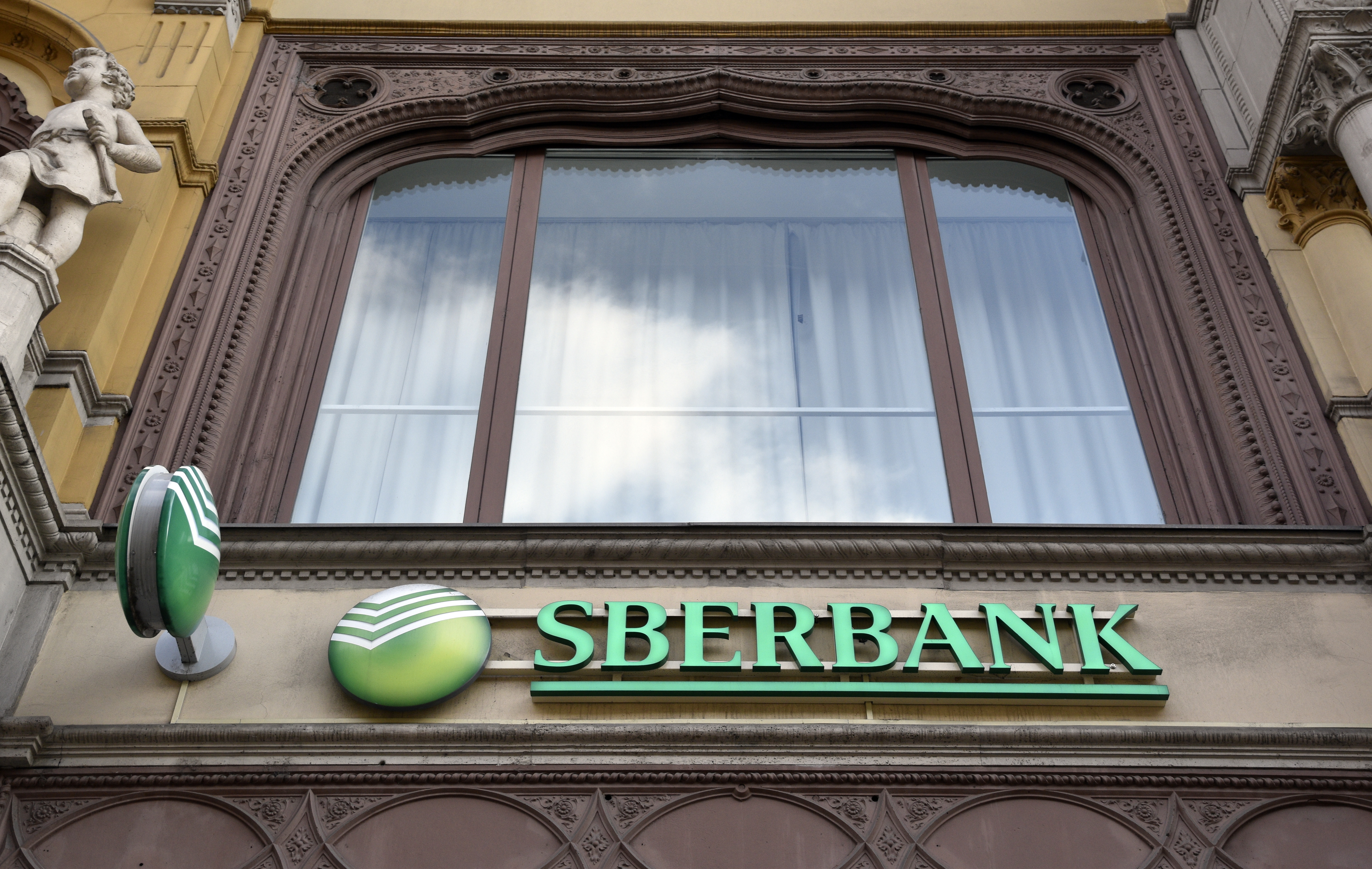 Az MKB Bank veszi át a Sberbank Magyarország hitelportfólióját - Blikk