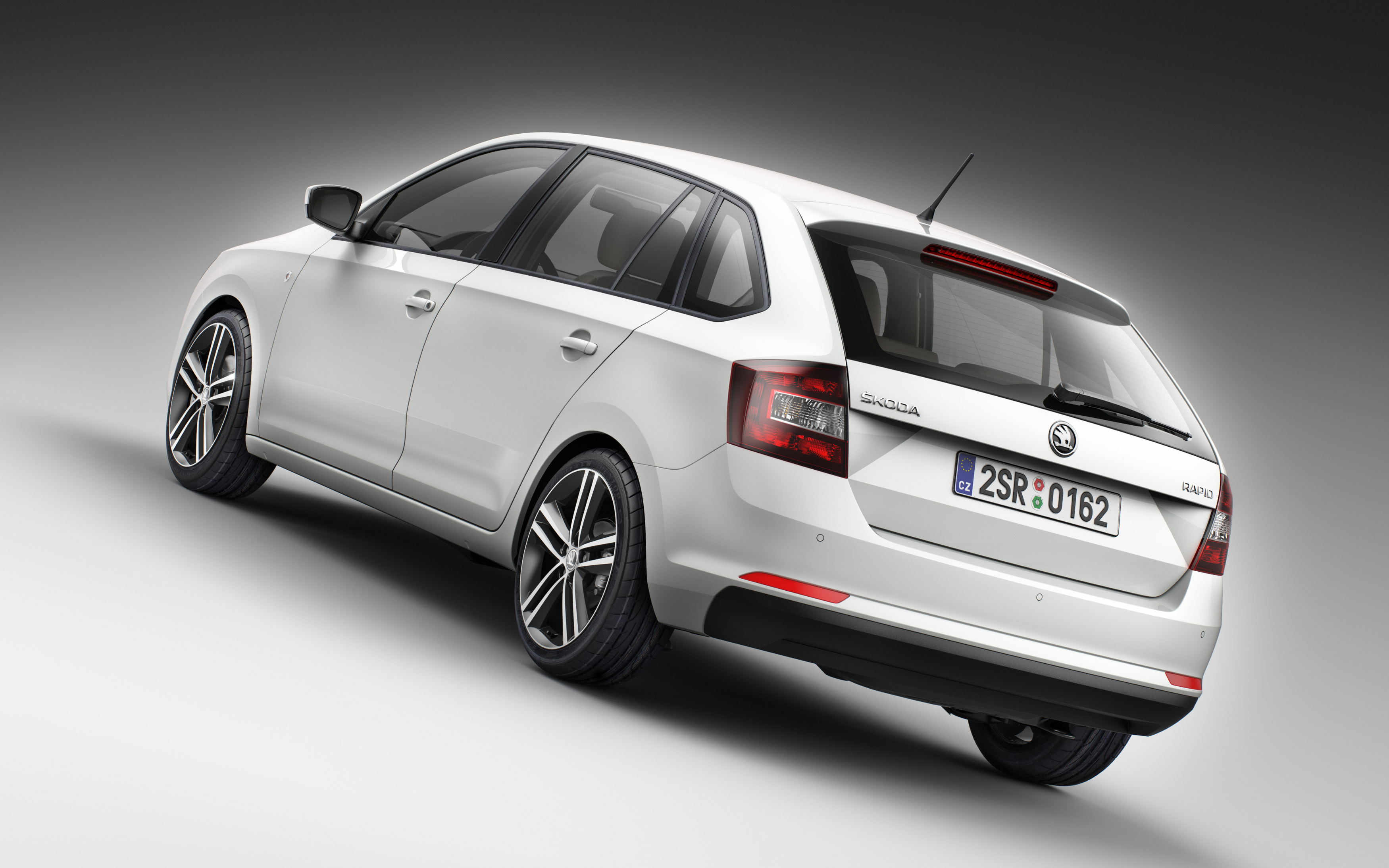 Skoda stawia przed kierowcami 6 silników do wyboru. <b>Moc od 75 do 122 KM</b>. Wiadomo, że do gamy znanej z limuzyny dołączy nowy silnik 1.6 TDI/90 KM...